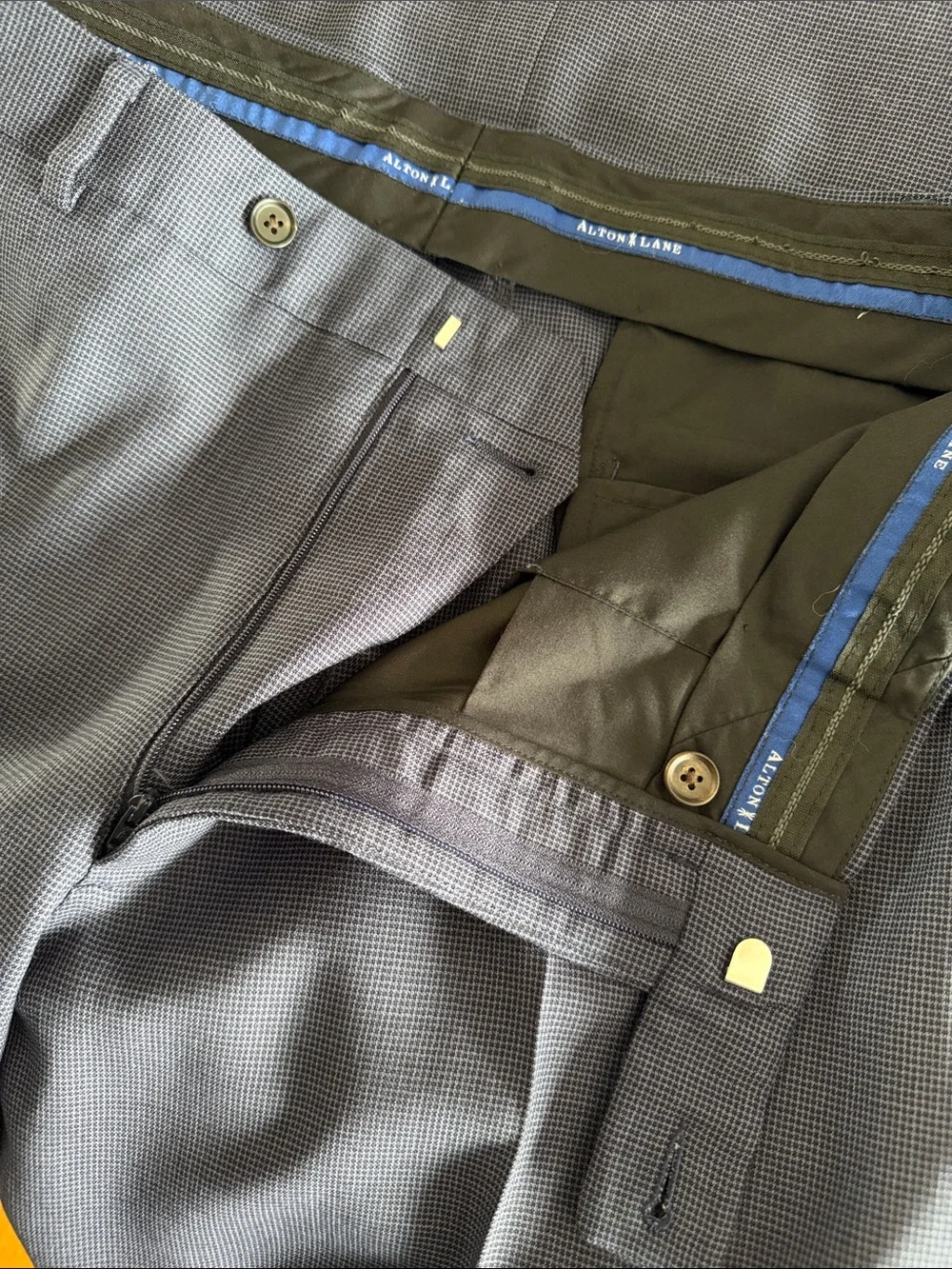 Alton Lane Men's 100% Wool 2-Piece Suit Blue Micro-Check 42R 38x29 W/Garment Bag